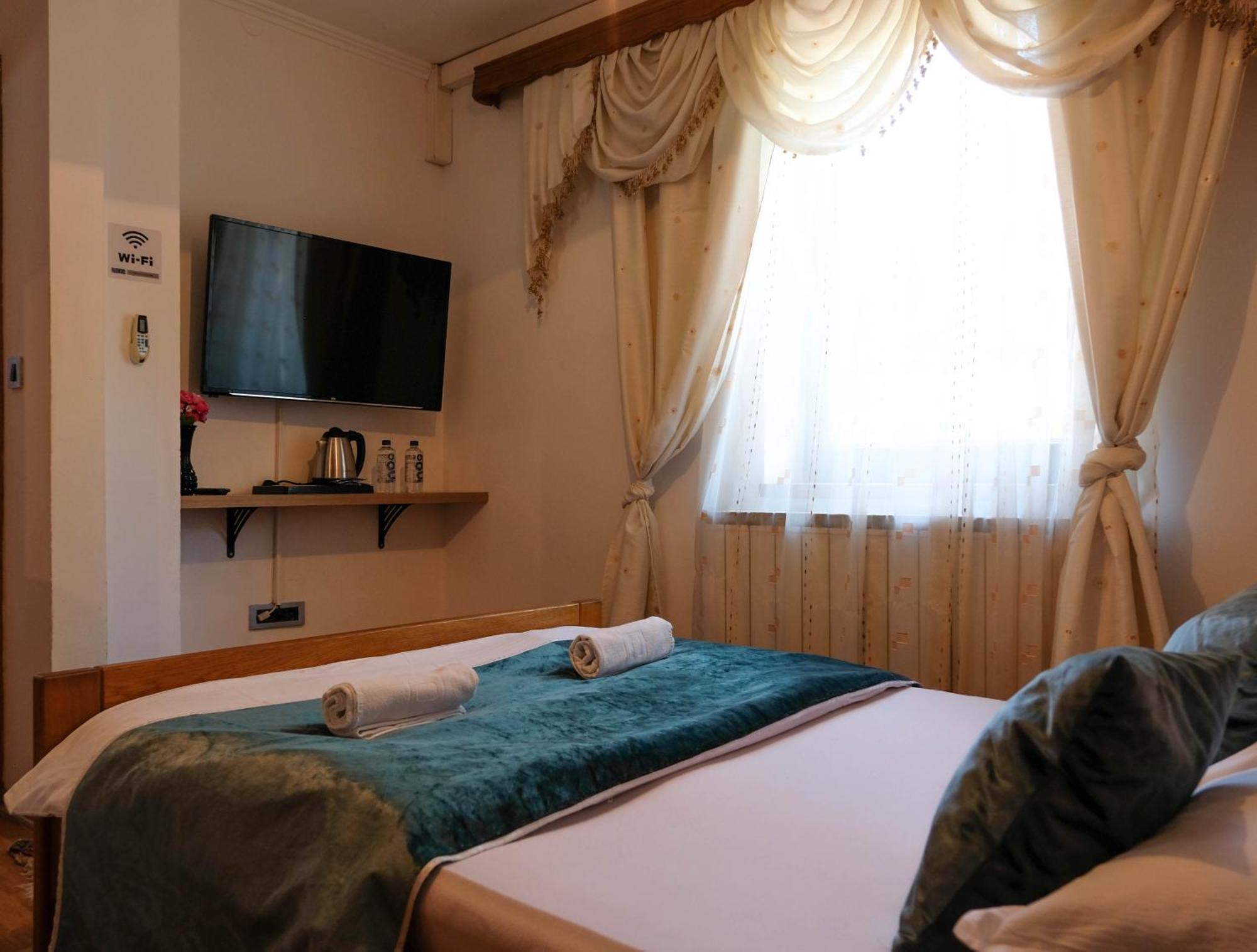 Bed And Breakfast Vijecnica Σαράγεβο Εξωτερικό φωτογραφία